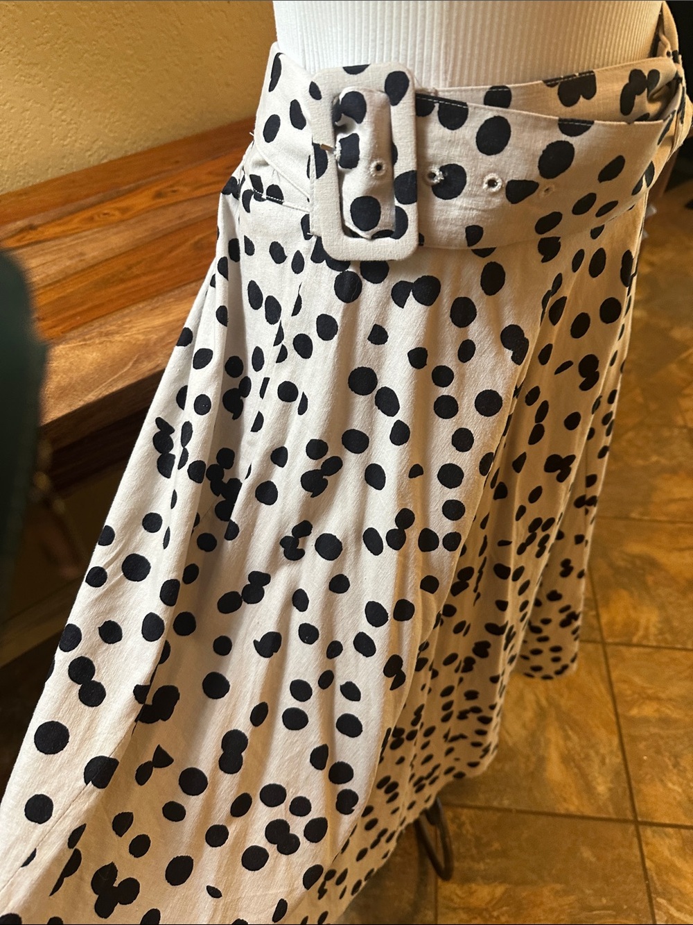 Tahari Skirt with Self Belt - Picture 2 of 7